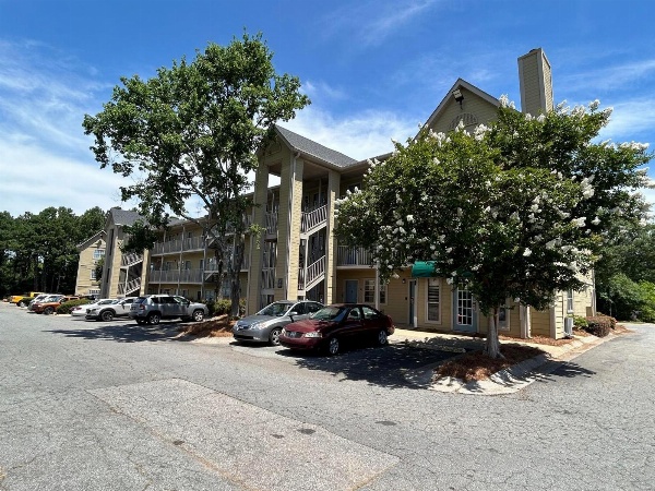 Live In Lodge Marietta Main image