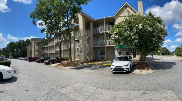 Live In Lodge Marietta image 5